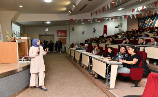 Çiğli Belediyesi'nden kadınlara sağlıklı yaşam paneli