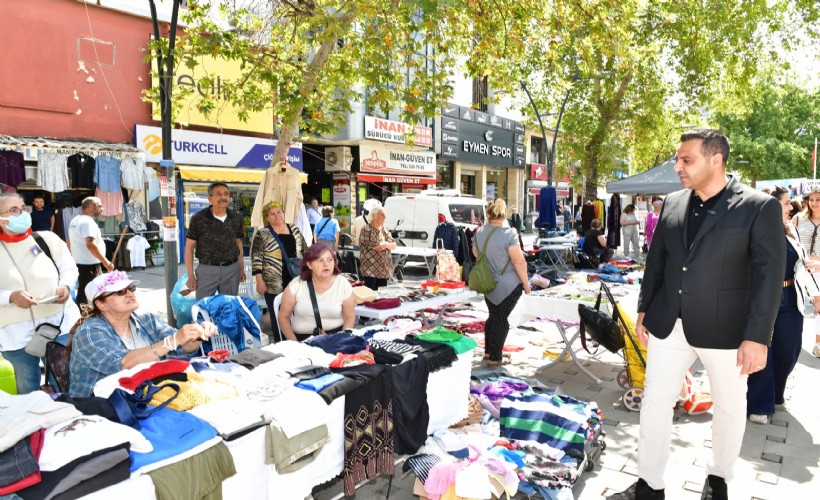 Çiğli’de 2. el eşya ve kıyafet kermesi yoğun ilgi gördü