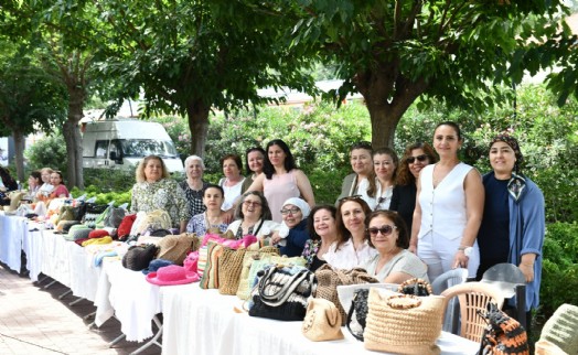 Çiğli'de kadınların el emeği ürünleri görücüye çıktı