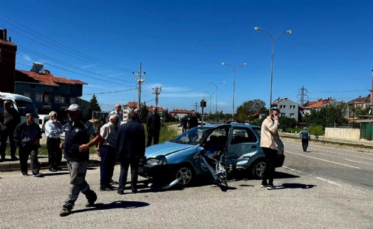 Domaniç'te trafik kazası; 5 yaralı