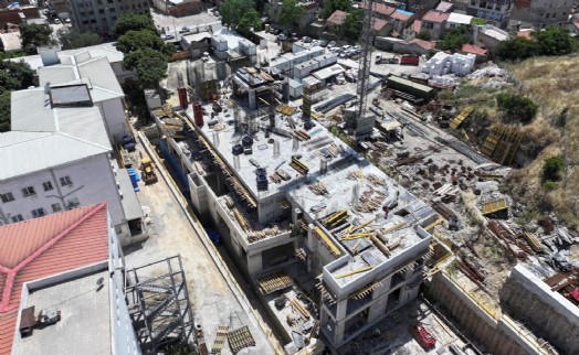 Eşrefpaşa Hastanesi yeni hizmet binası hızla yükseliyor