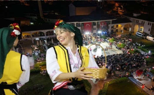 Festival coşkusu Menderes'i sardı