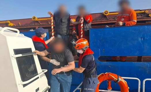 Fethiye açıklarındaki gemide yaralanan personel tıbbi müdahale için tahliye edildi