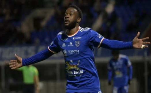 Göztepe'de hedef M'Buyi