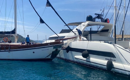 Guletin lüks motoryata çarptığı kaza kamerada