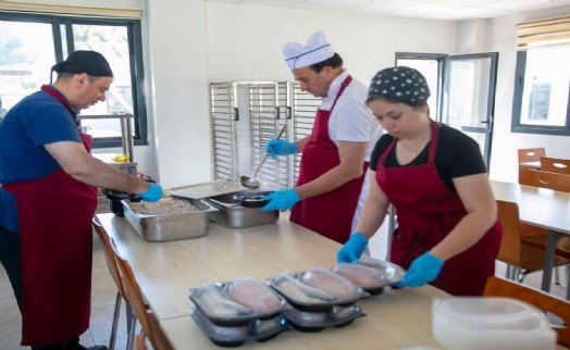 Güzelbahçe ‘Dayanışma Mutfağı'nı hizmete açtı
