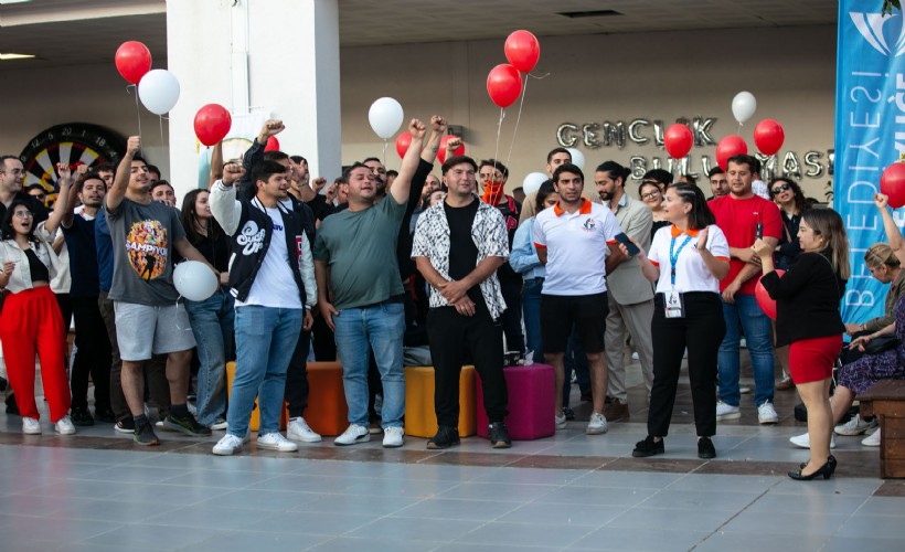 Güzelbahçe’de gençler yaza 'merhaba' dedi