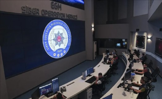 İzmir dahil 58 ilde düzenlenen siber baskınlarda 334 şüpheli yakalandı