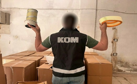 İzmir'de 42 milyon TL'lik kaçakçılık operasyonu