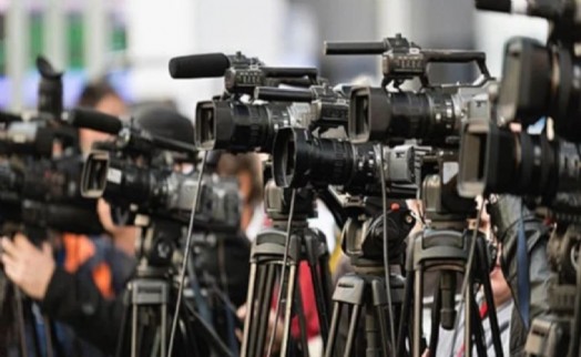 İzmir'de gazetecilere saldırı!