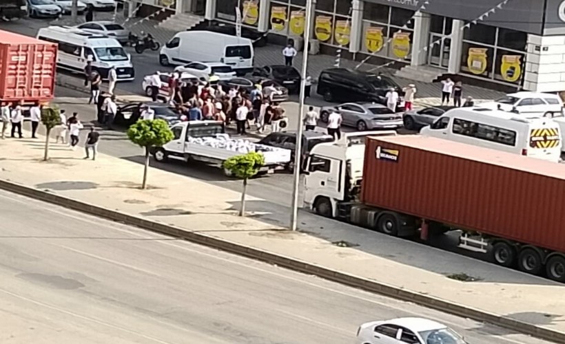 İzmir'de otomobile tüfekli saldırı; 3 ölü, 3 yaralı
