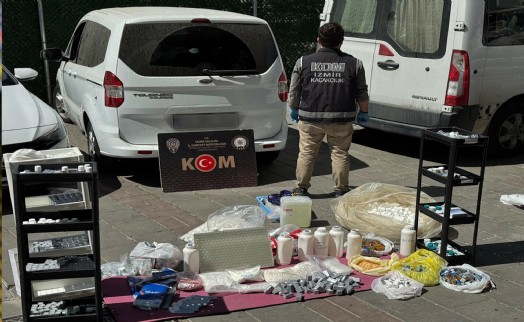 İzmir'de sahte ilaç operasyonu: 10 milyonluk steroid ele geçirildi!