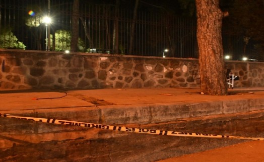 İzmir'de silahlı ve beyzbol sopalı kavga: 2 ölü