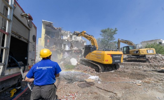 İzmir'in yıllardır beklediği yol açılıyor: Bina yıkımları tamam