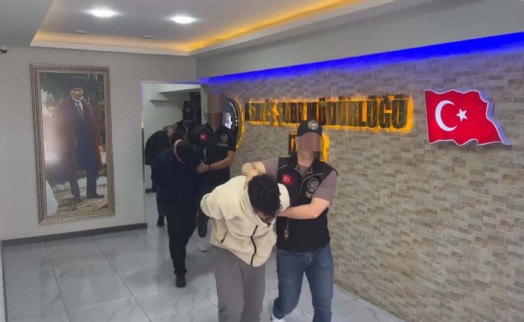 İzmir merkezli 6 ilde devre mülk operasyonu: 4 tutuklama