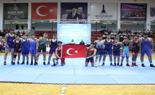 İzmirli sporculara teşekkür töreni