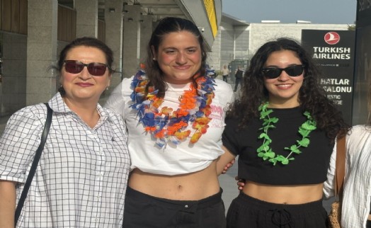 Ka'iwi Kanalı'nı geçen açık su yüzücüsü Aysu Türkoğlu Bodrum'a döndü
