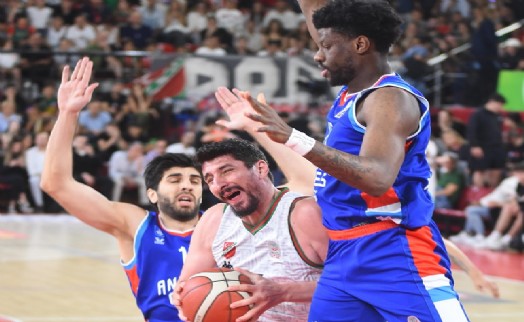 Kaf-Kaf evinde Anadolu Efes'e farklı mağlup oldu