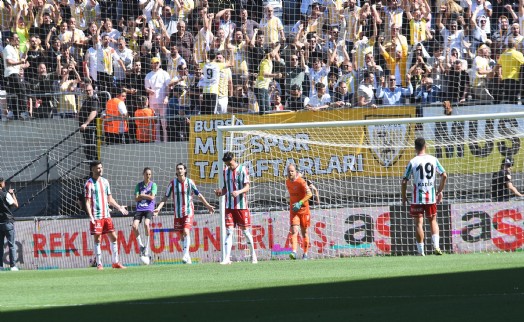 Karşıyaka'da taraftar-futbolcu gerilimi