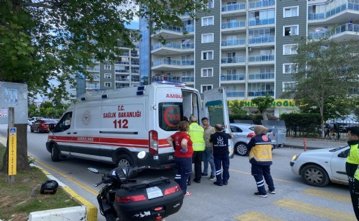 Kaza yapan alkollü motosiklet sürücüsü, yardım eden sağlık personellerine hakaretler savurdu
