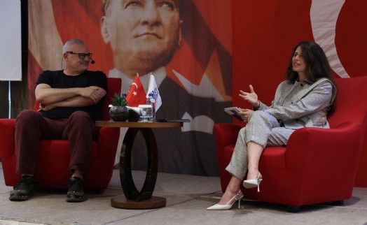 Levent Üzümcü, Çeşme’de ‘sanat ve yaşam’ üzerine konuştu