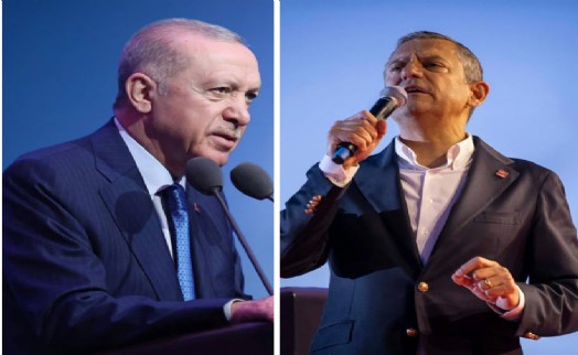 Mitingte Özel'den çok konuşulan ‘Erdoğan' videosu: Çelişkili ifadelerini izletti!