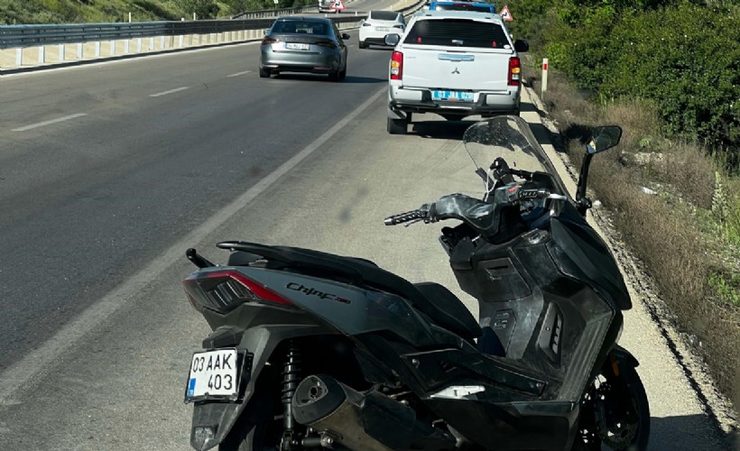 Motosiklet bariyere çarptı: 1 ölü, 1 yaralı