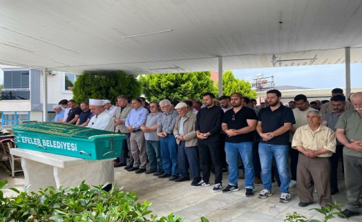 Namaz kıldırdıktan sonra kalp krizi geçiren müezzin defnedildi