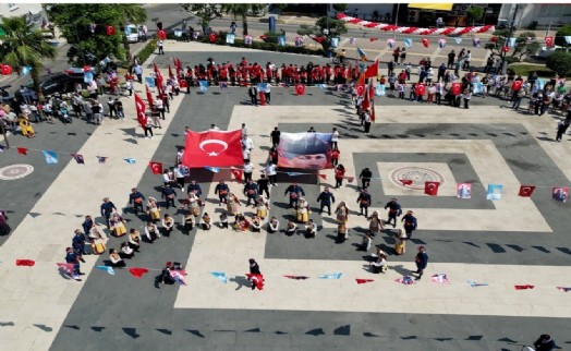 Narlıdere'de 7'den 70'e kutlama heyecanı