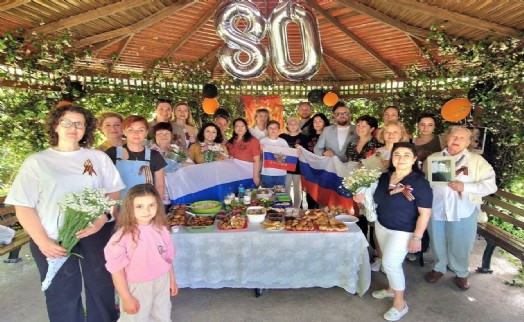 Ruslar İzmir'de İkinci Dünya Savaşı zaferini kutladı