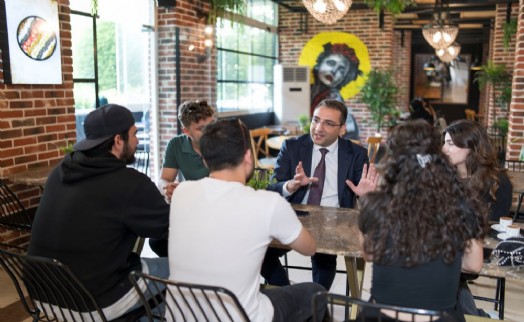 Yiğit'ten öğrencilere yardımcı kaynak desteği