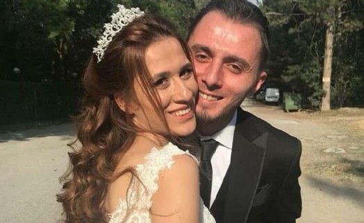 Dekoratif kemer üzerlerine devrilmişti; Doktorun ardından eşi de kurtarılamadı