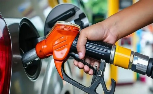 Akaryakıta zam geldi! Benzin 50 TL'yi aştı