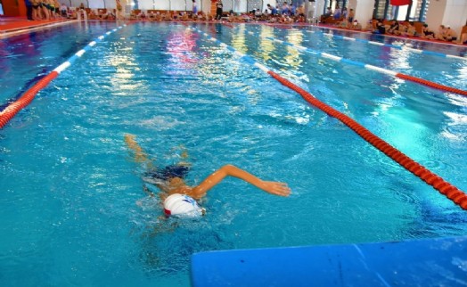 Aliağa'dan çocuklar için atak: Yüzme kursları başlıyor