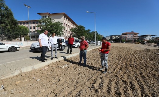 Başkan Çiçek sahada!