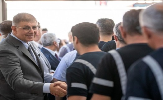 Başkan Tugay ESHOT personeliyle bayramlaştı