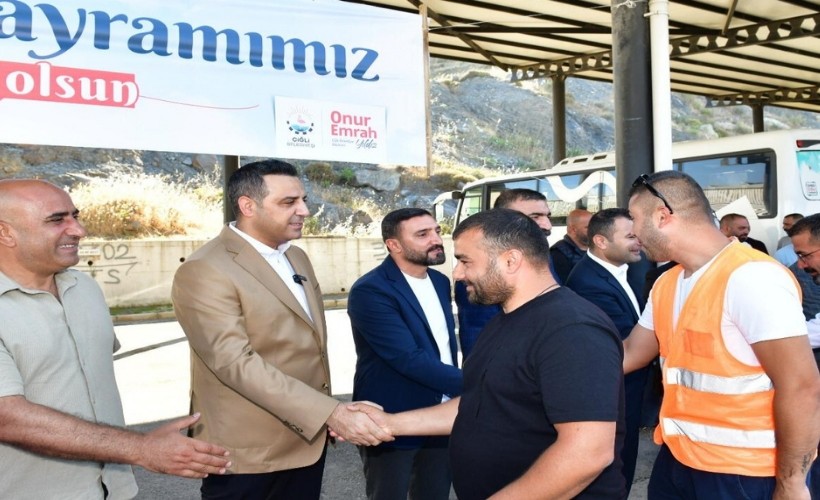 Başkan Yıldız, mesai arkadaşlarıyla bayramlaştı: Birlik ve beraberliğe vurgu