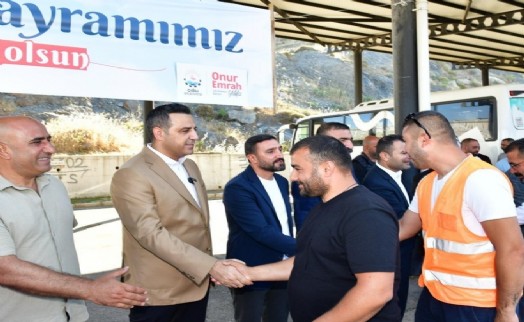 Başkan Yıldız, mesai arkadaşlarıyla bayramlaştı: Birlik ve beraberliğe vurgu