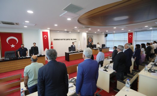 Bayraklı Meclisi'de günden yine kentsel dönüşüm