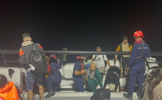 Bodrum'da 26 kaçak göçmen ile 2 göçmen kaçakçısı yakalandı