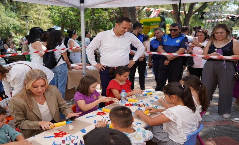 Bornovalı miniklerin karne sevinci şenlikle taçlandı: Hem eğlendiler hem de öğrendiler