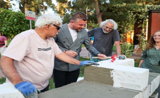 Buca Belediyesi'nden Edip Akbayram'a vefa