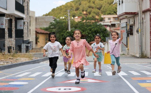 Buca Belediyesi'nden çocuklara özel yeni yaşam alanları