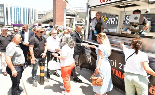 Çiğli Belediyesi'nden Ferdi Zeyrek için anlamlı anma