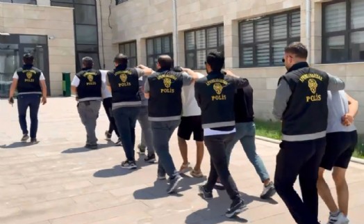 Fabrikadan çaldıkları kabloları eritip satmışlar