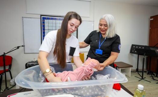 Gaziemirli anne adayları Gebe Okulu'yla en özel güne hazır