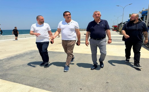 Güzelbahçe'ye anlamlı ziyaret: Başkan Günay'ı tebrik etti