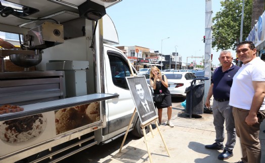 Güzelbahçe'de Ferdi Zeyrek adına lokma döküldü