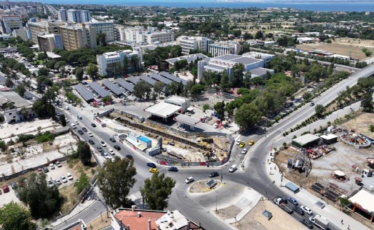 Metrodan gelen hastane yolcuları için özel yaya tüneli