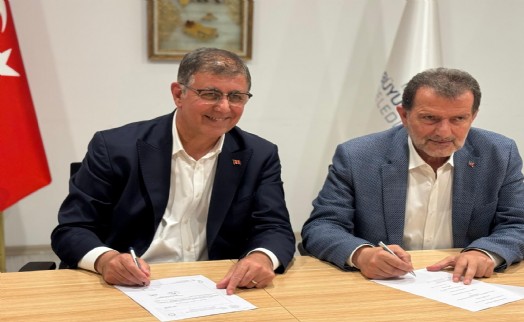 İZDENİZ'de imzalar atıldı